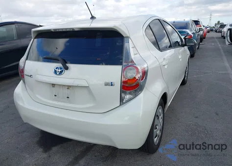 2013 Toyota Prius C Two z USA, uszkodzony, nr VIN JTDKDTB31D1554718